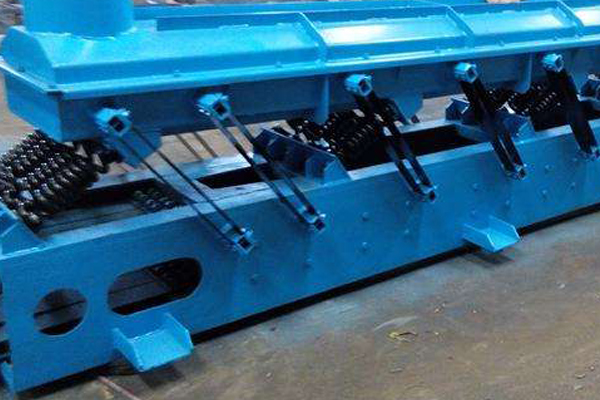 完全平衡式振動輸送機（連桿式振動輸送機）的技術優勢與用途